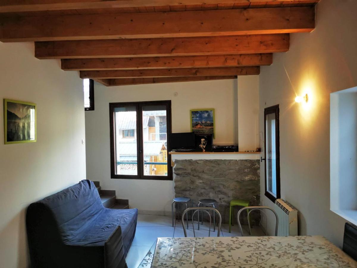 Appartement 4-6 Personnes A Proximite Des Stations Et Grands Cols Saint Avre la Chambre エクステリア 写真